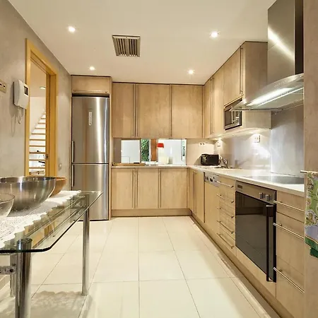 Spacious In With Outdoor Terrace *